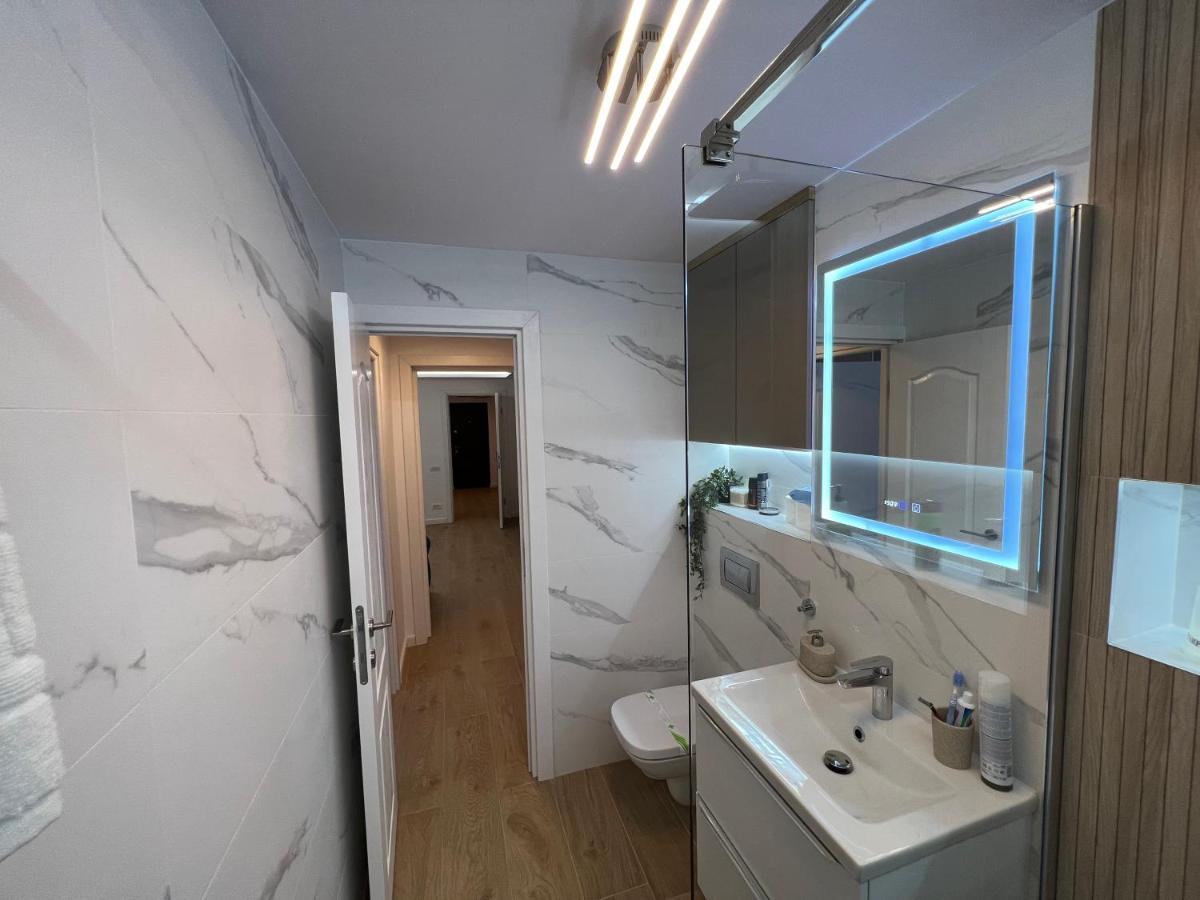 Luxury Apartment Centrul Vechi Curtea De Arges Exterior photo
