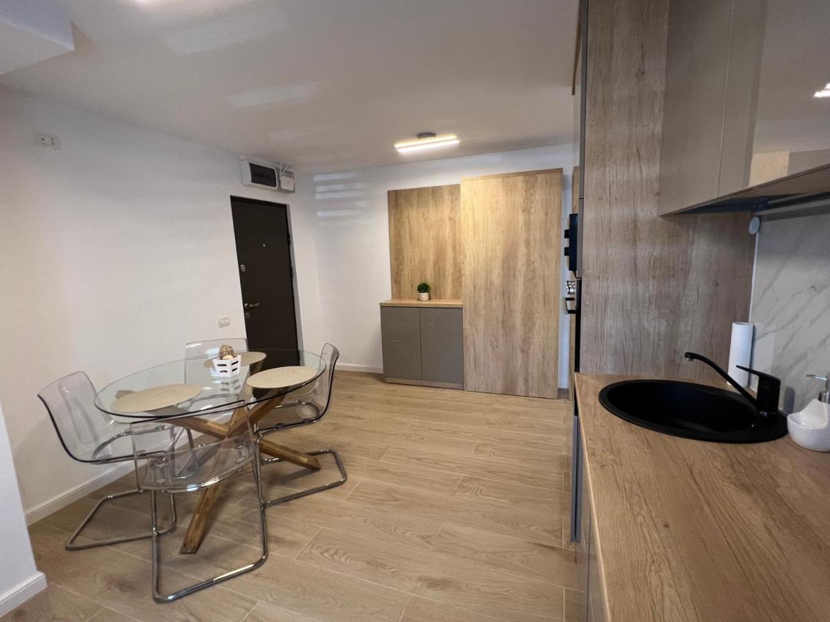 Luxury Apartment Centrul Vechi Curtea De Arges Exterior photo